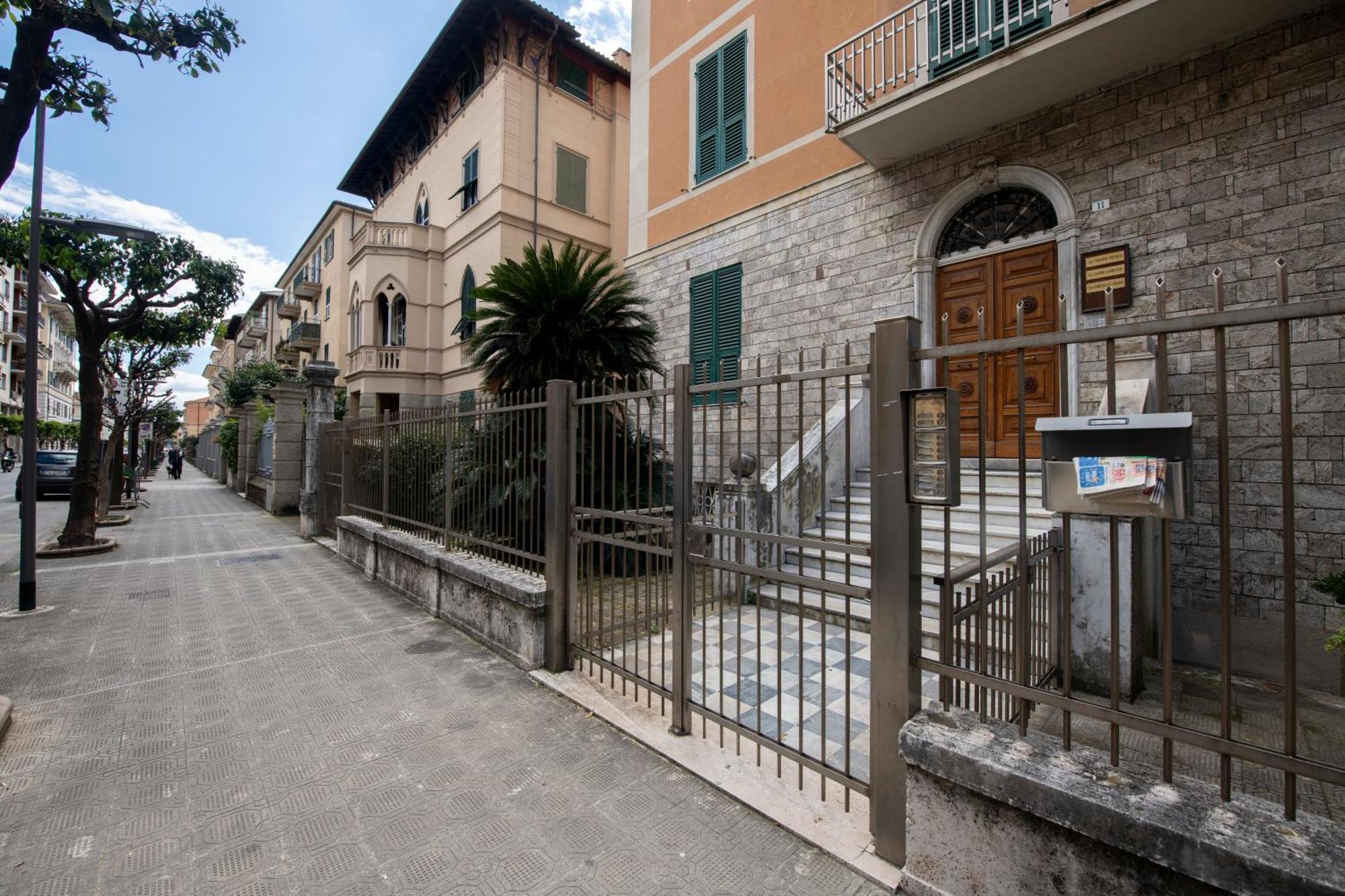 243B - Appartamento Mignon - Sara Home Chiavari, 200Metri Dal Mare Luaran gambar
